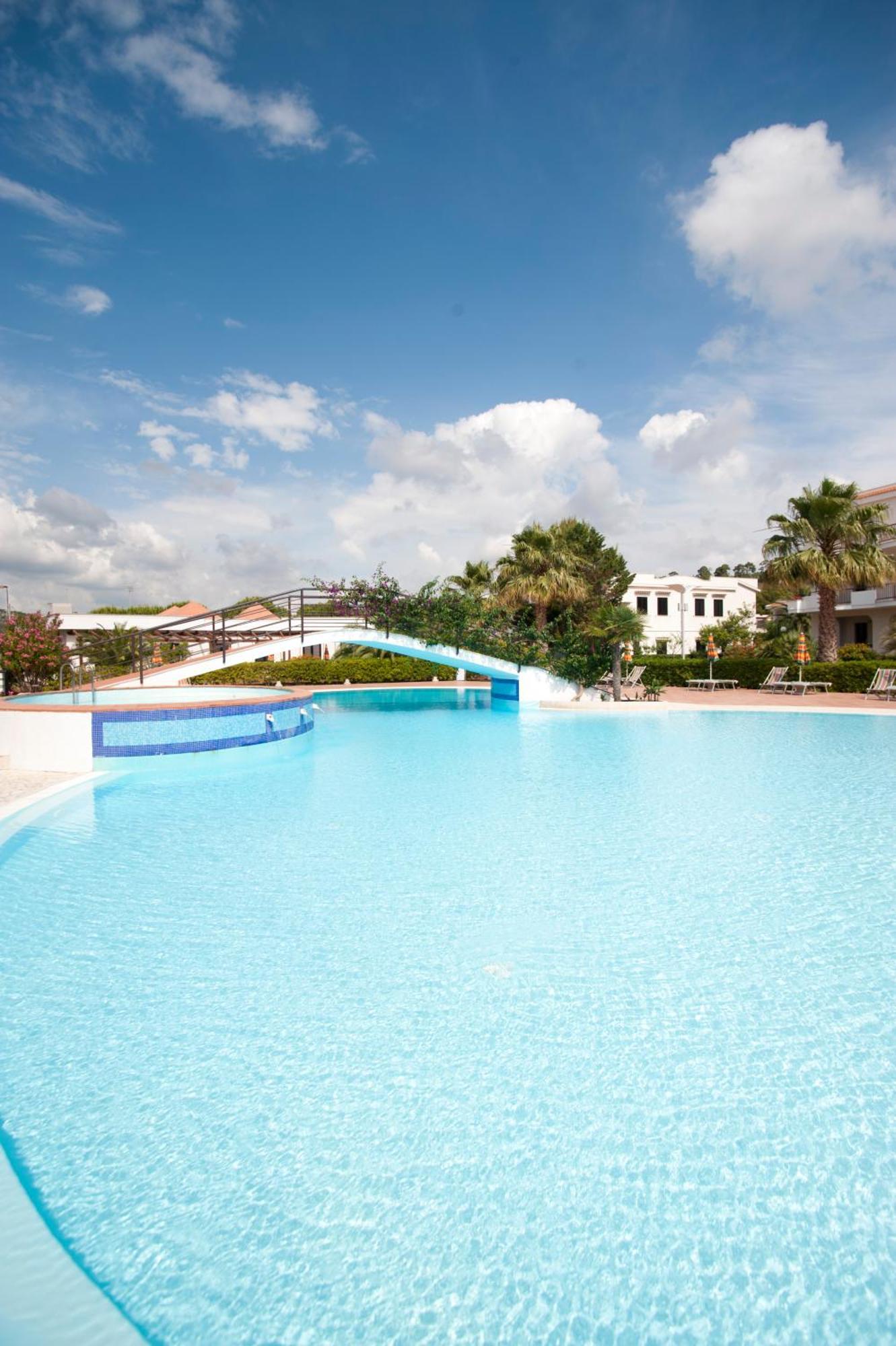 Oasiclub Hotel Весте Екстериор снимка