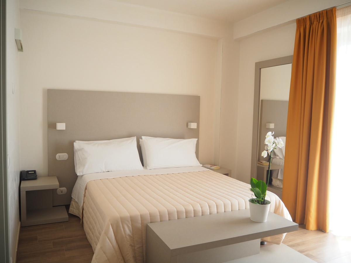 Oasiclub Hotel Весте Екстериор снимка