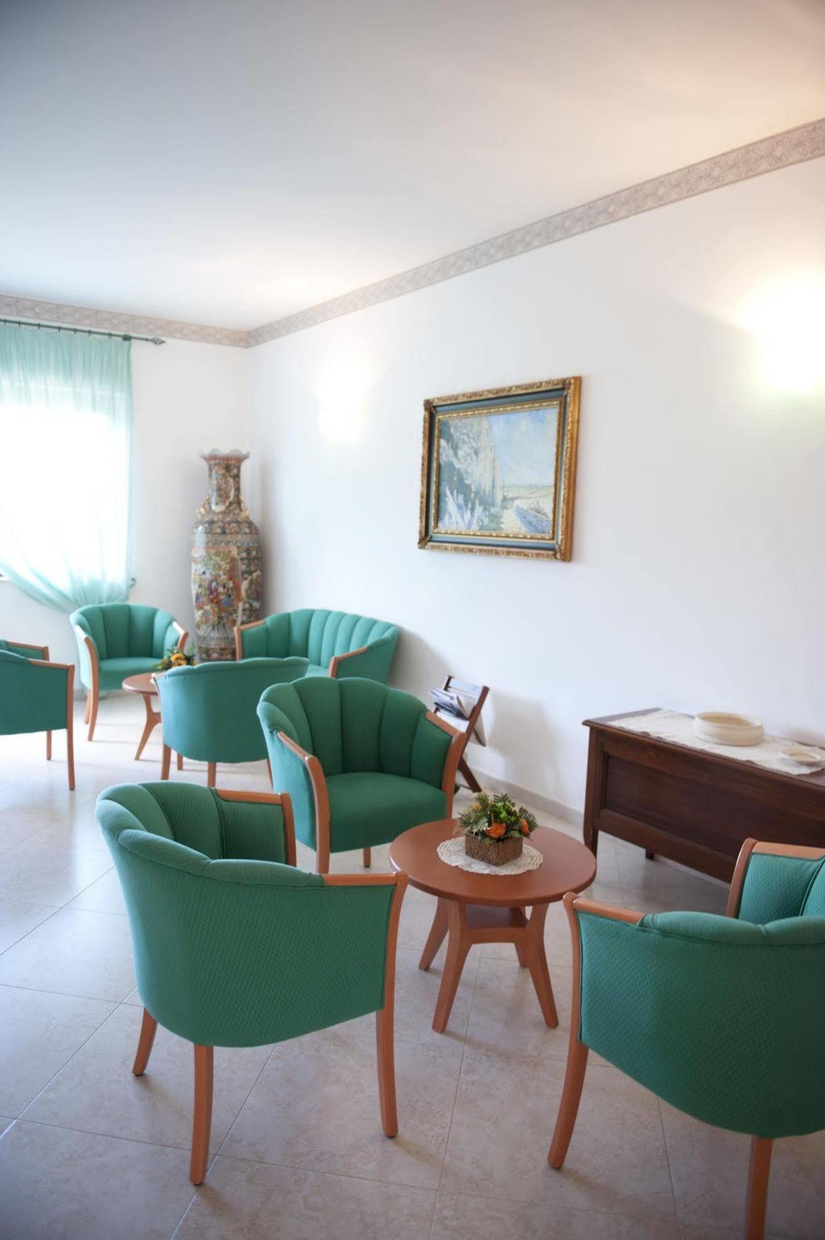 Oasiclub Hotel Весте Екстериор снимка