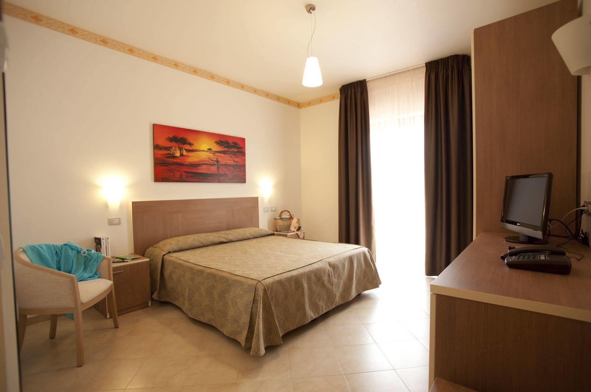 Oasiclub Hotel Весте Екстериор снимка