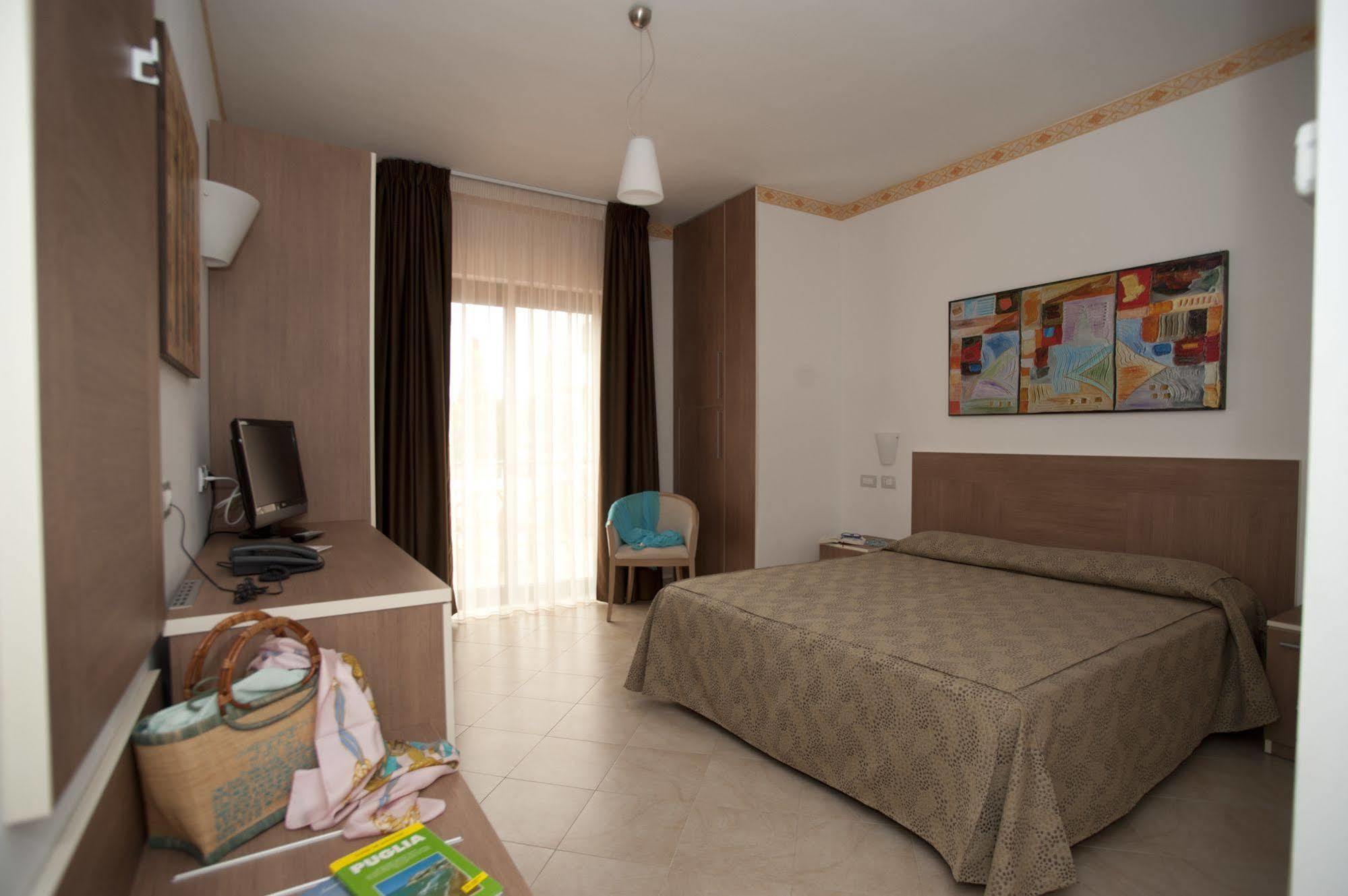 Oasiclub Hotel Весте Екстериор снимка