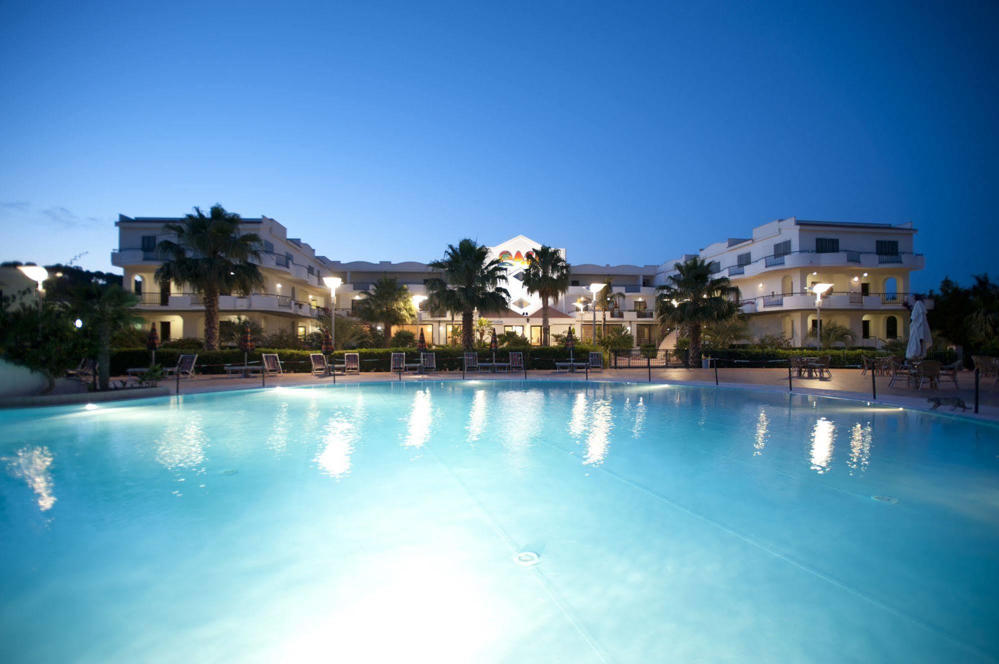 Oasiclub Hotel Весте Екстериор снимка