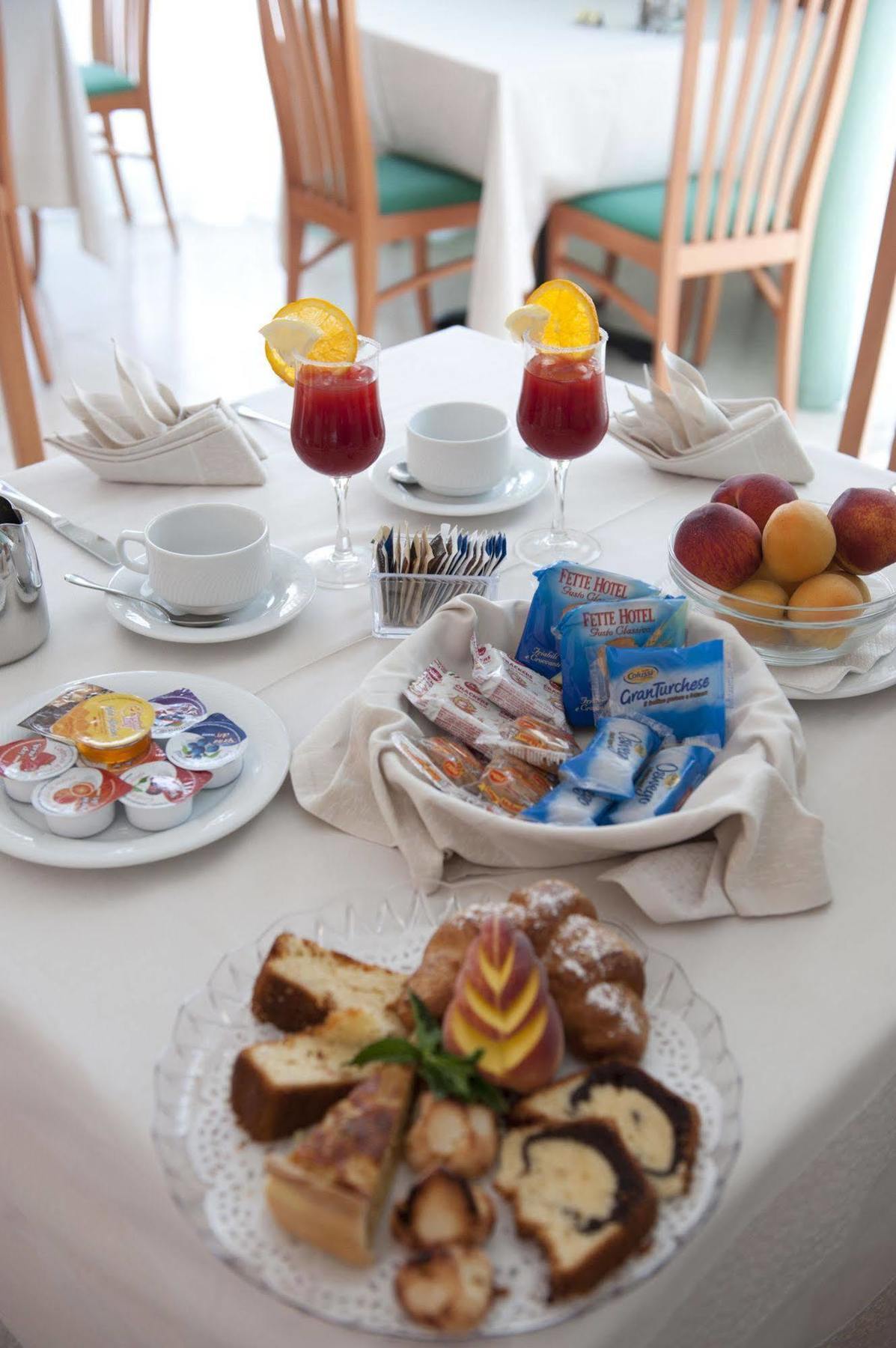 Oasiclub Hotel Весте Екстериор снимка