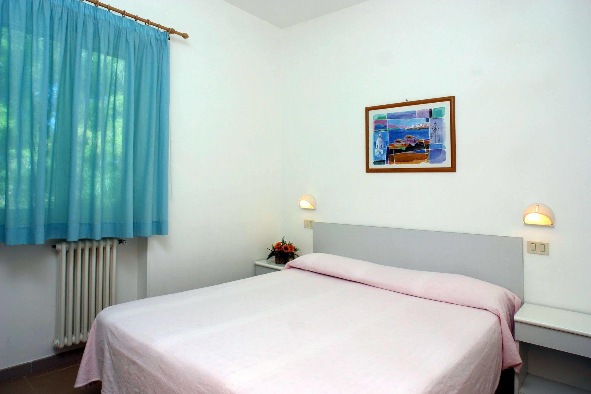 Oasiclub Hotel Весте Екстериор снимка