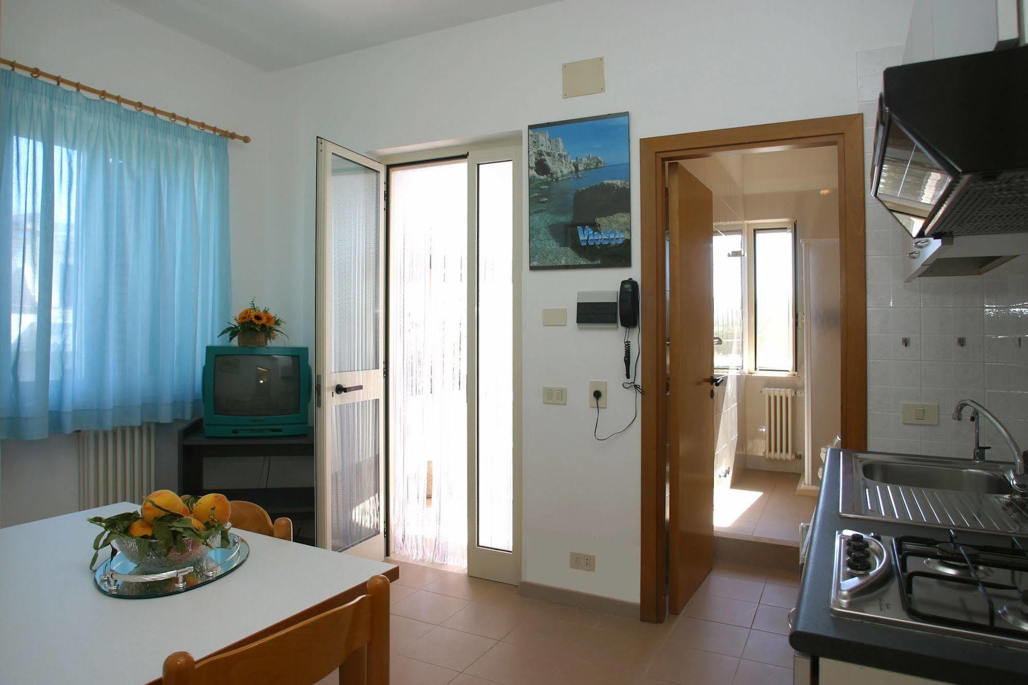 Oasiclub Hotel Весте Екстериор снимка