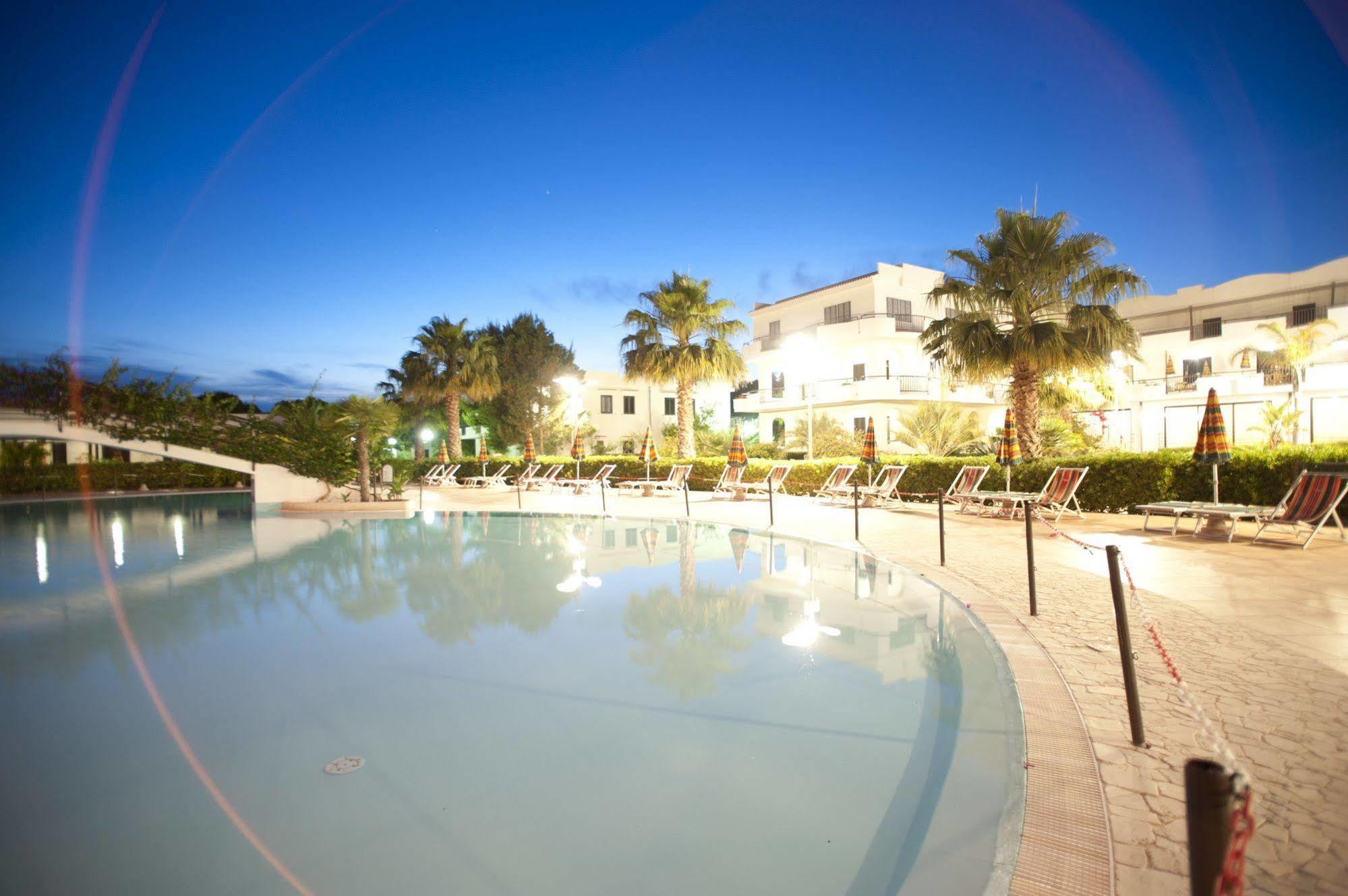 Oasiclub Hotel Весте Екстериор снимка
