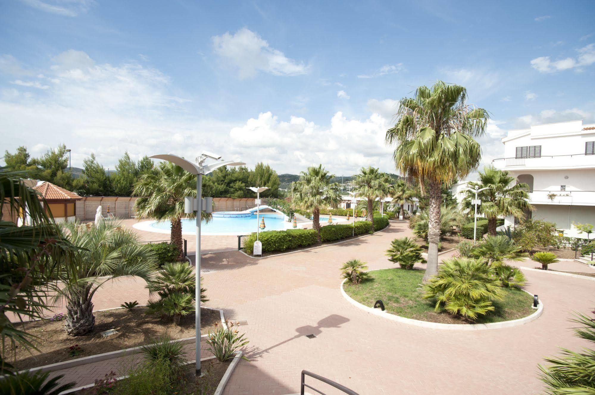 Oasiclub Hotel Весте Екстериор снимка